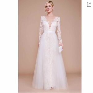 Tadashi Shoji Louisa Long-Sleeve Lace Tulle Gown